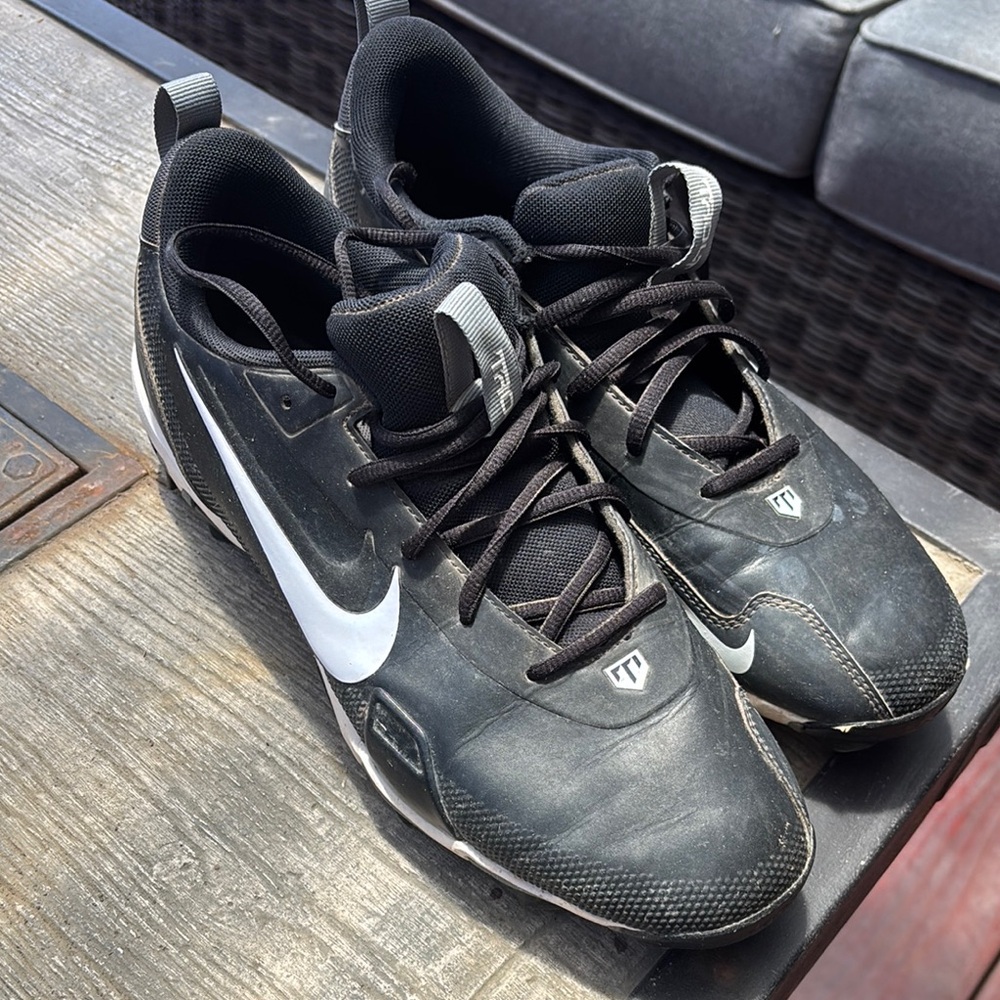 Nike Men's Black baseball cleats